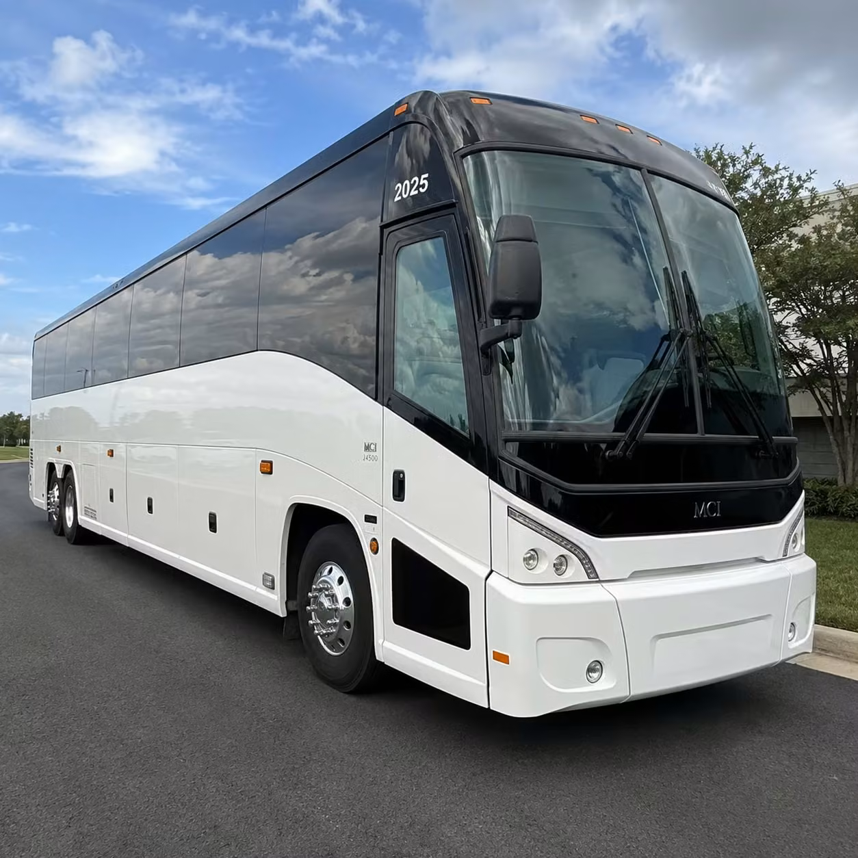 meadow brook amphitheatre concert shuttles from westland